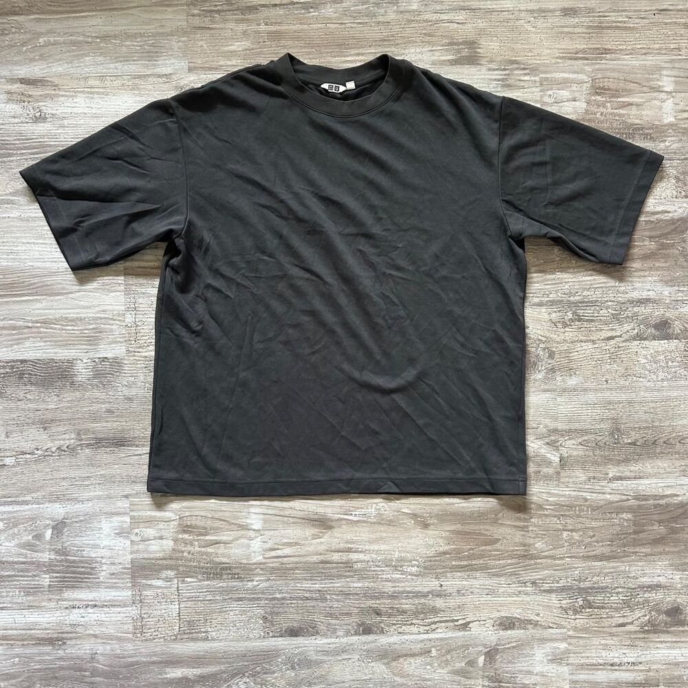 Uniqlo Men's black baggy oversized skater streetwear grunge basics t-shirt